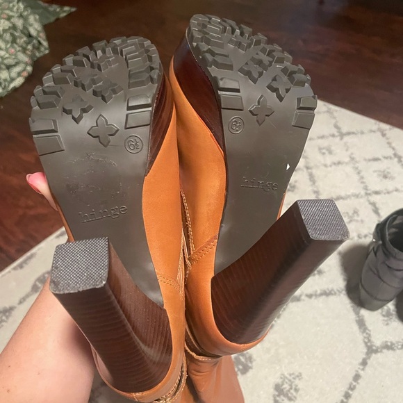 Stylish Tan Leather High Heel Boots - Picture 11 of 12